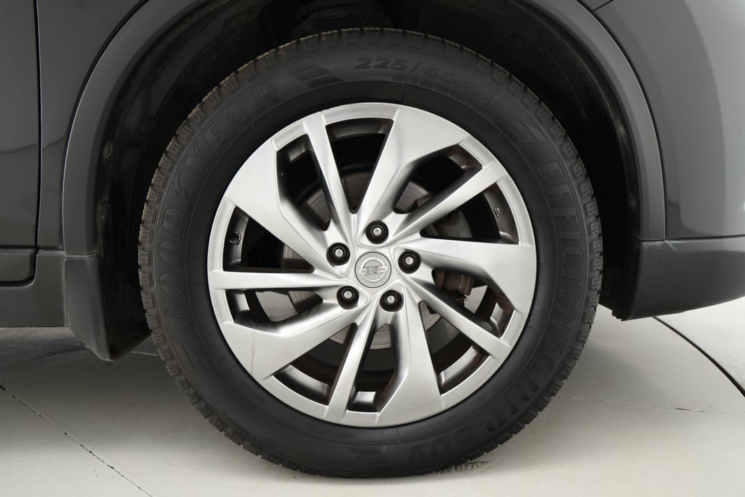 2017 Nissan X-trail Ti (4x4), Automatic, 143044 km, Right Front Wheel