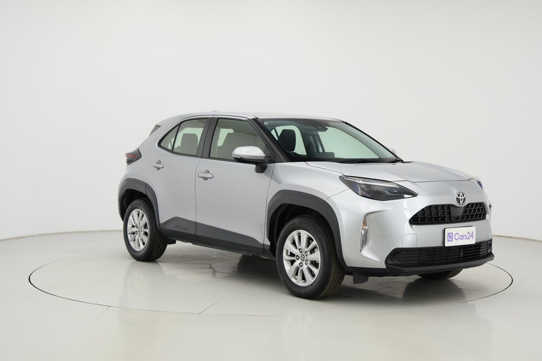 2023 Toyota Yaris Cross Gx, Automatic, 59288 km, Right Front Diagonal (45- Degree) View