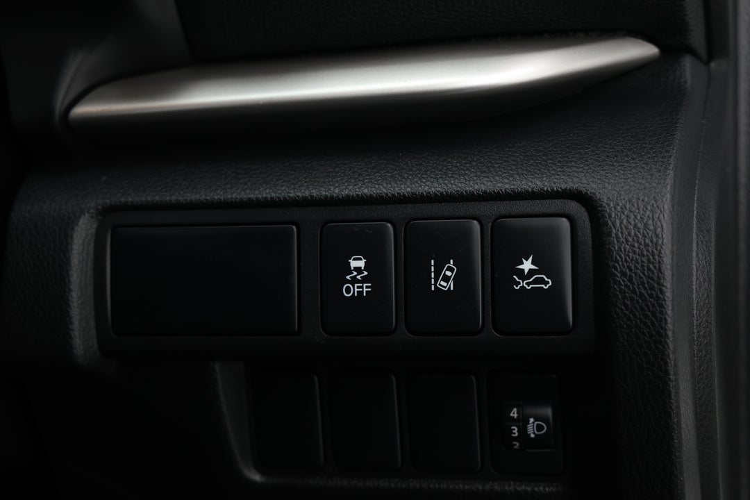 2022 Mitsubishi Eclipse Cross Aspire (2WD), Automatic, 60094 km, Utility Switches/Buttons