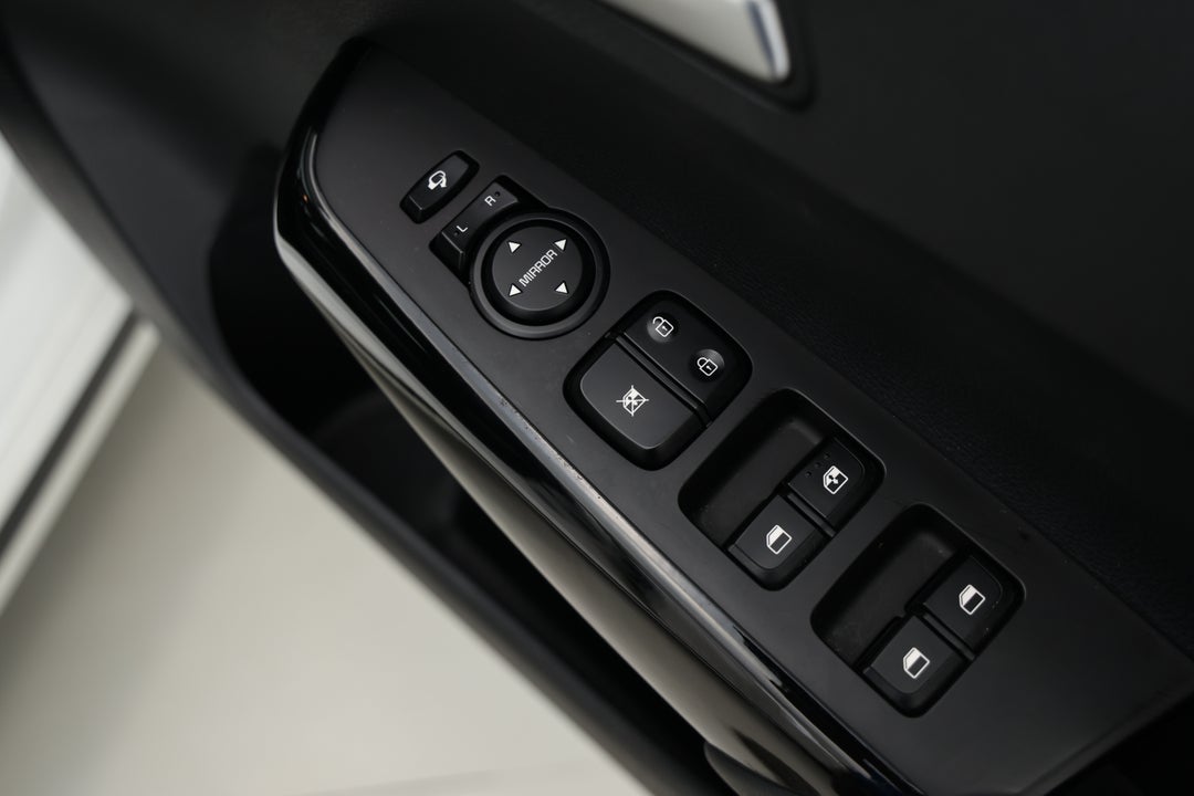 2025 Kia Picanto Gt Line (pe2), Automatic, 26112 km, Drivers Side Door Panel Controls