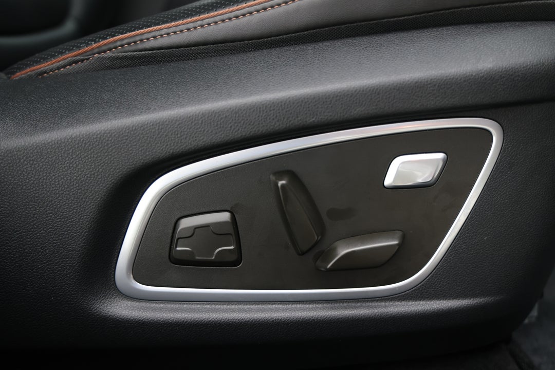 2022 Renault Koleos Intens (4x2), Automatic, 25400 km, Drivers Side Adjustment Panel