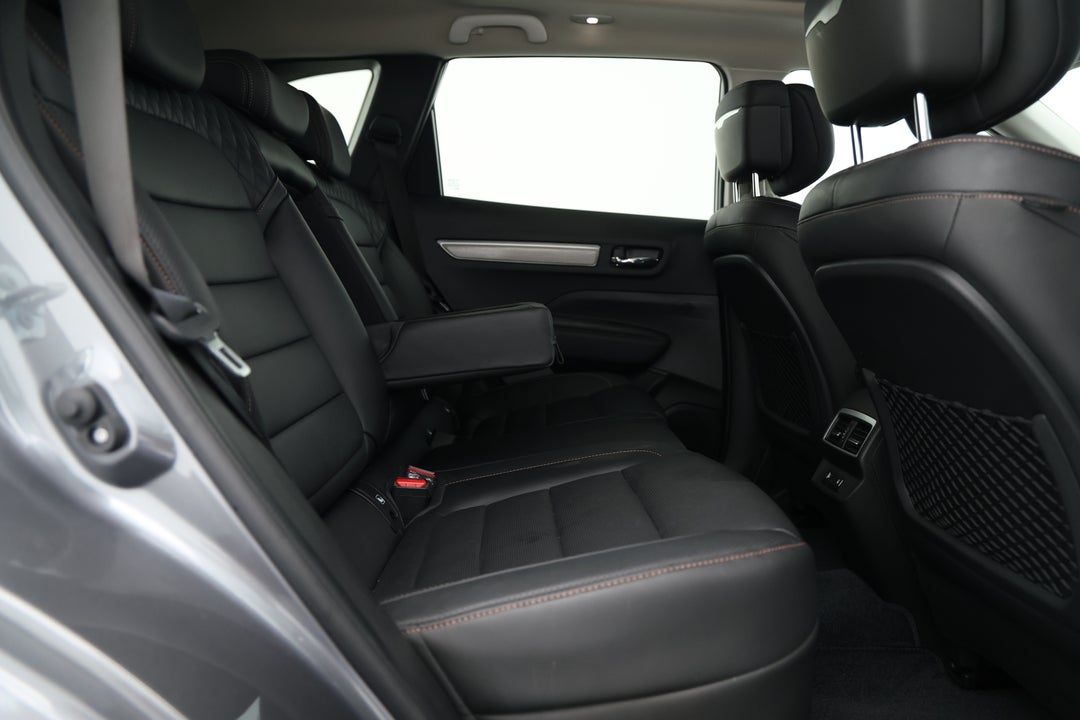 2022 Renault Koleos Intens (4x2), Automatic, 25400 km, Right Side Rear Door Cabin View