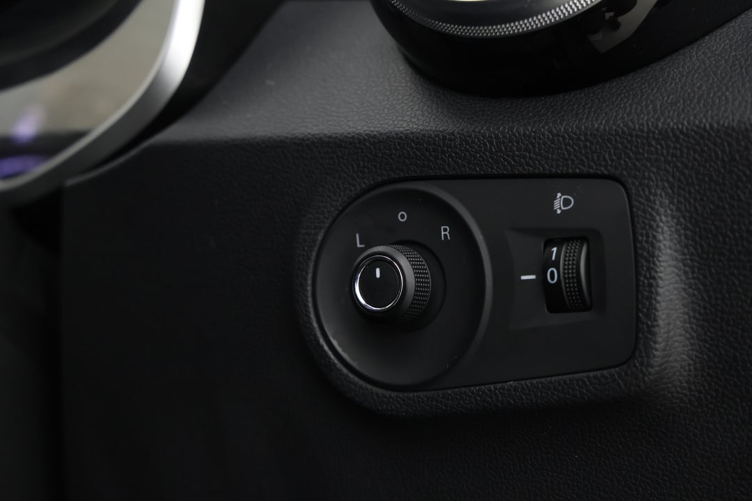 2023 MG ZS Excite, Automatic, 31877 km, Utility Switches/Buttons