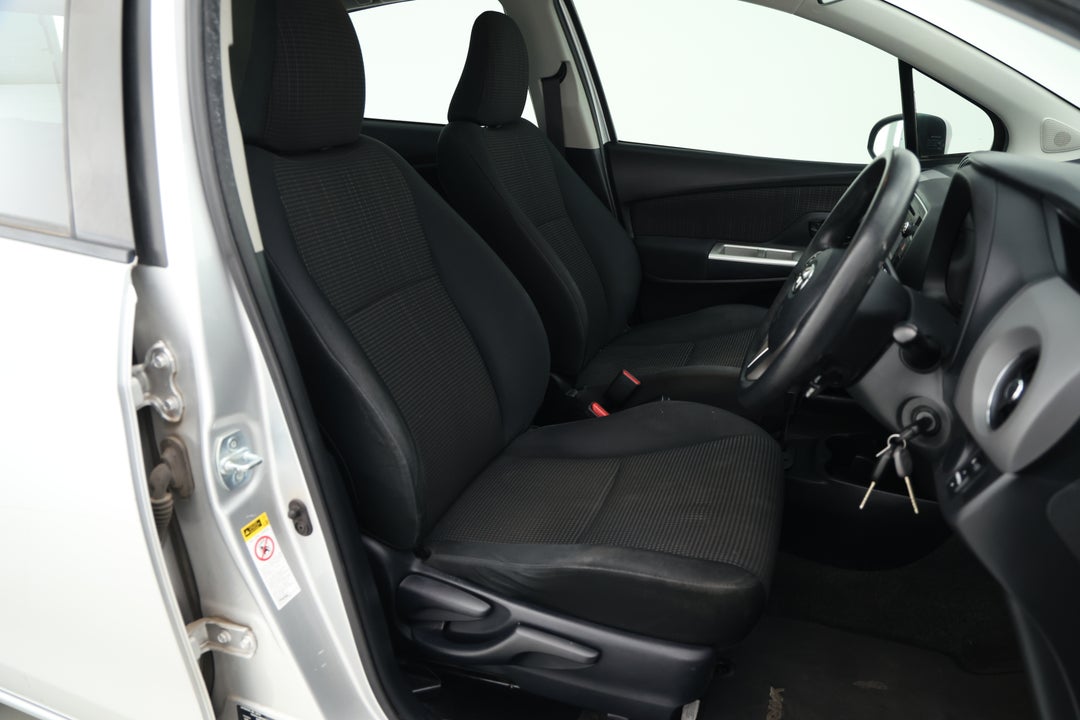 2015 Toyota Yaris Ascent, Automatic, 114037 km, Right Side Front Door Cabin View
