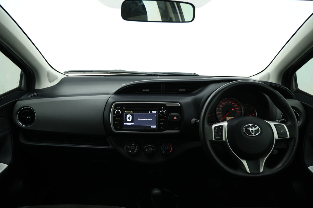 2015 Toyota Yaris Ascent, Automatic, 114037 km, Dashboard View