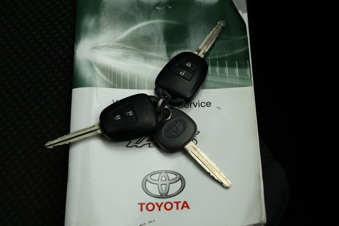 2015 Toyota Yaris Ascent, Automatic, 114037 km, Key Close-up