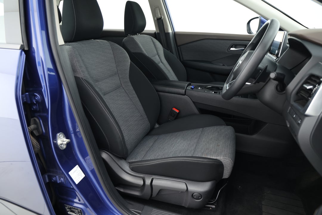2024 Nissan X-trail St (2WD), Automatic, 52749 km, Right Side Front Door Cabin View