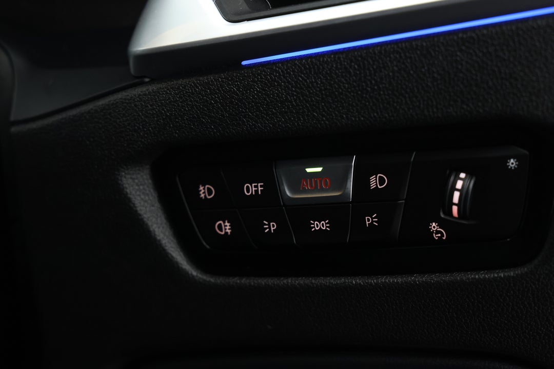 2019 BMW 3 30i M Sport, Automatic, 32033 km, Utility Switches/Buttons