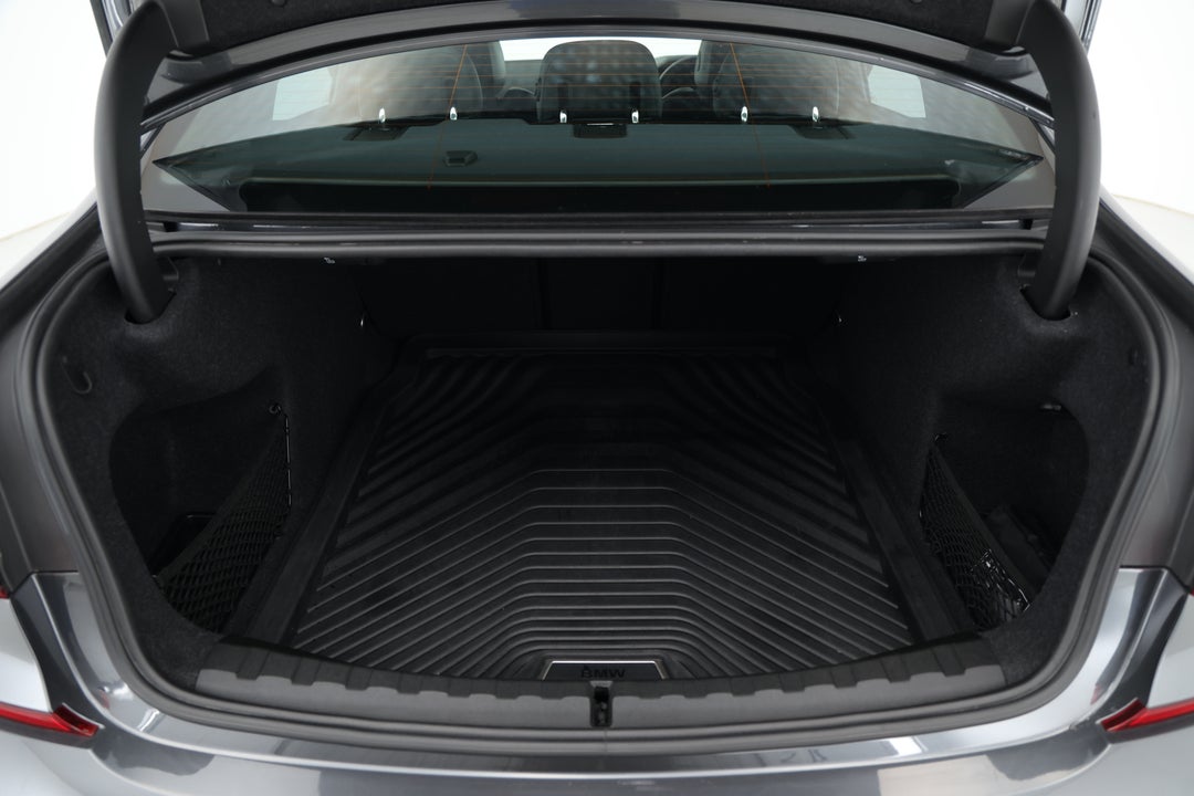 2019 BMW 3 30i M Sport, Automatic, 32033 km, Boot Inside View