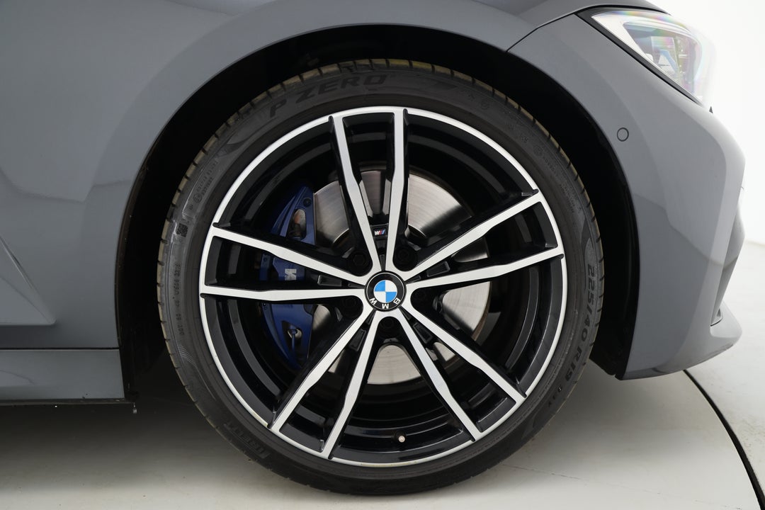2019 BMW 3 30i M Sport, Automatic, 32033 km, Right Front Wheel