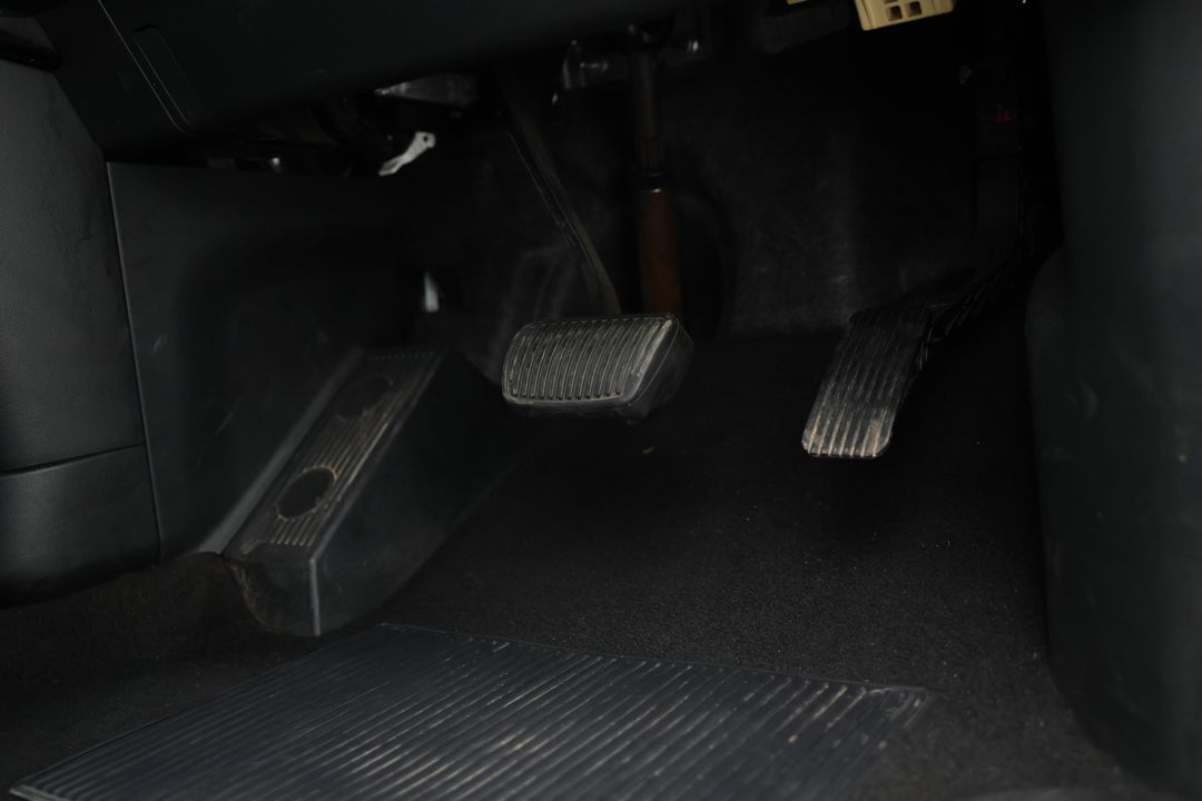 2022 Hyundai Staria Staria, Automatic, 89618 km, Pedals and Footmat