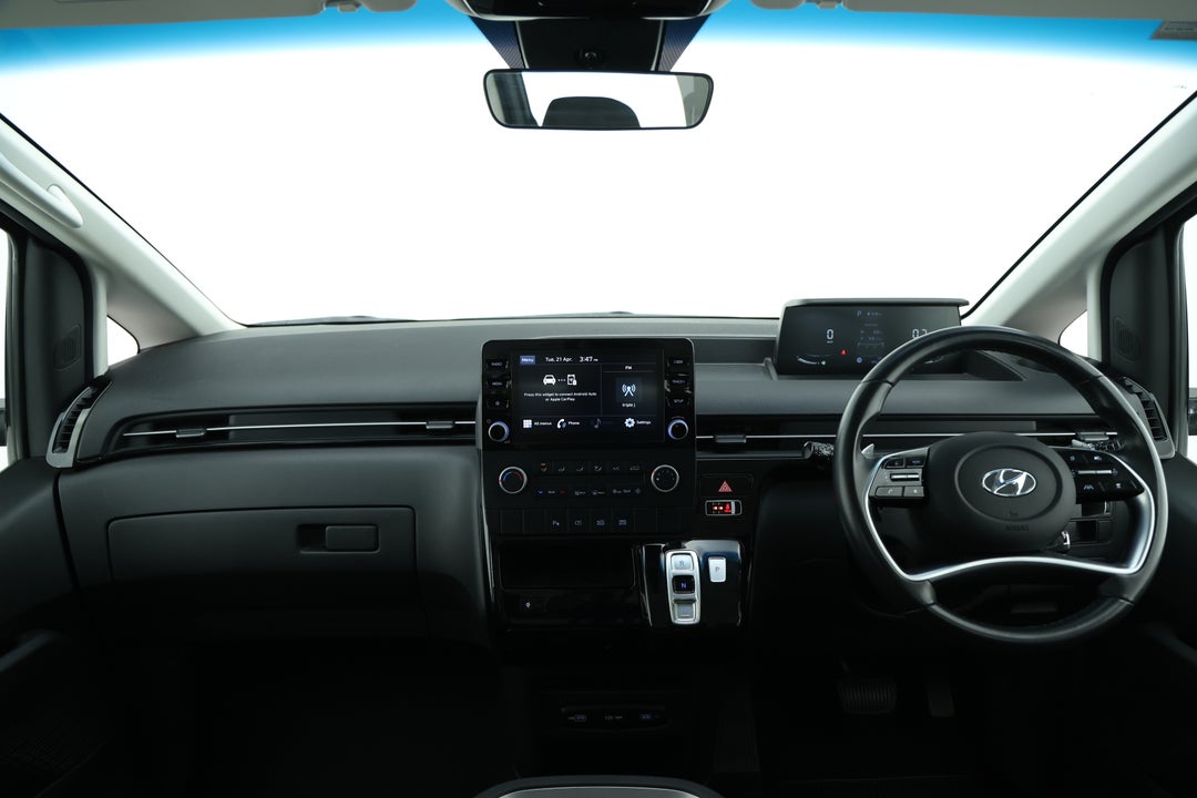 2022 Hyundai Staria Staria, Automatic, 89618 km, Dashboard View