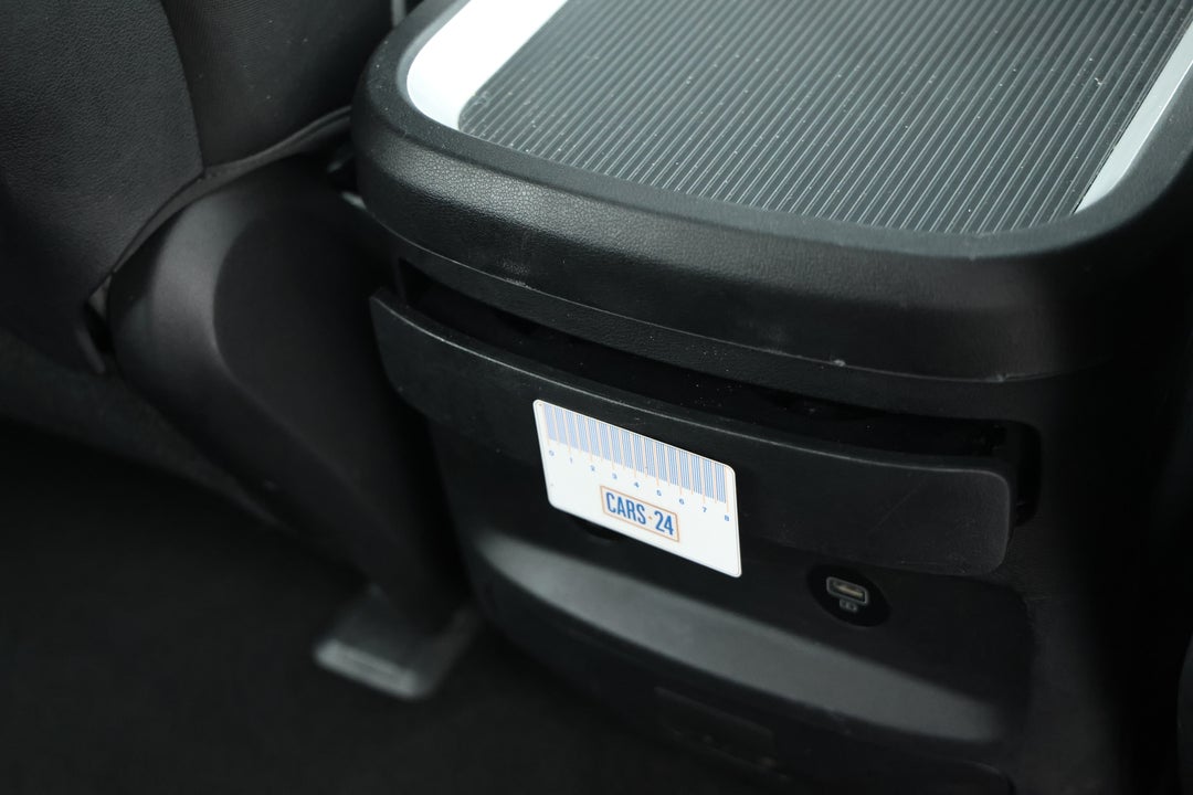 2022 Hyundai Staria Staria, Automatic, 89618 km, Miscellaneous Interior Wear