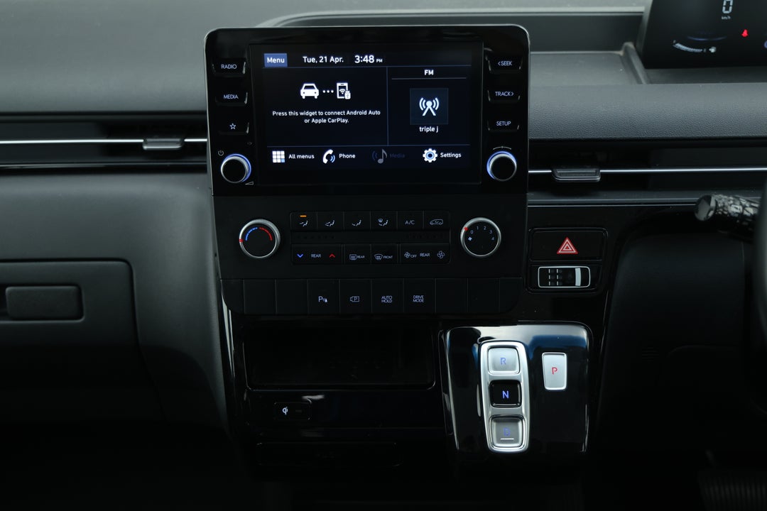 2022 Hyundai Staria Staria, Automatic, 89618 km, Center Console