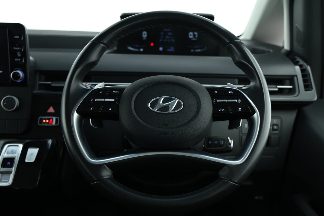 2022 Hyundai Staria Staria, Automatic, 89618 km, Steering Wheel Close-up
