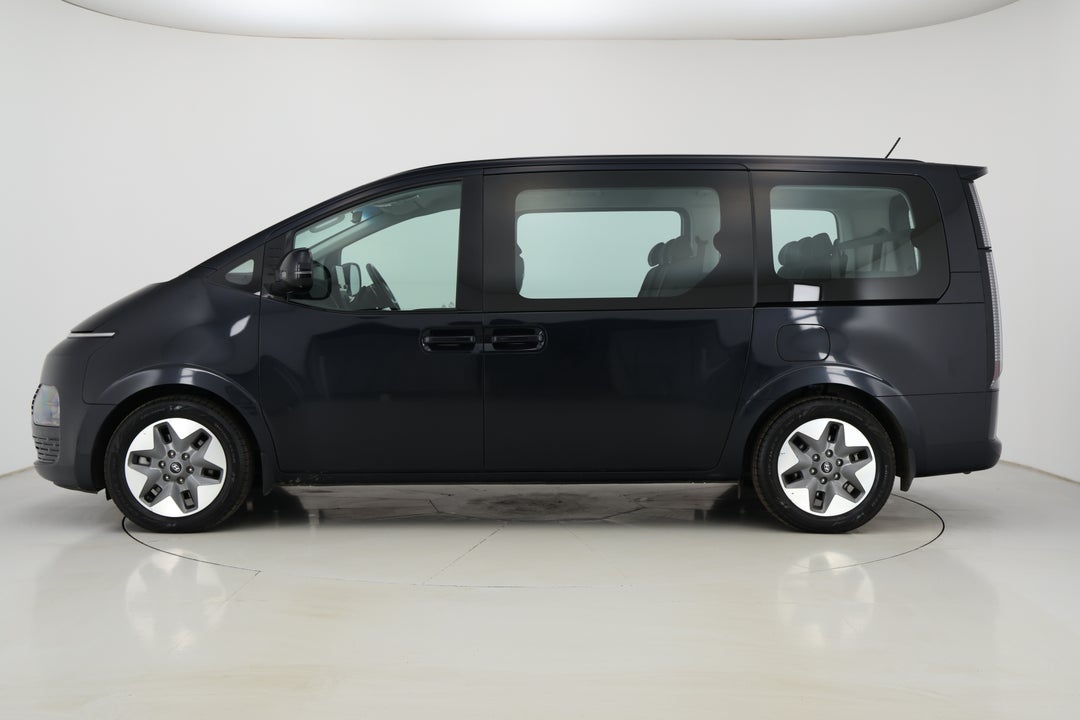 2022 Hyundai Staria Staria, Automatic, 89618 km, Left Side View