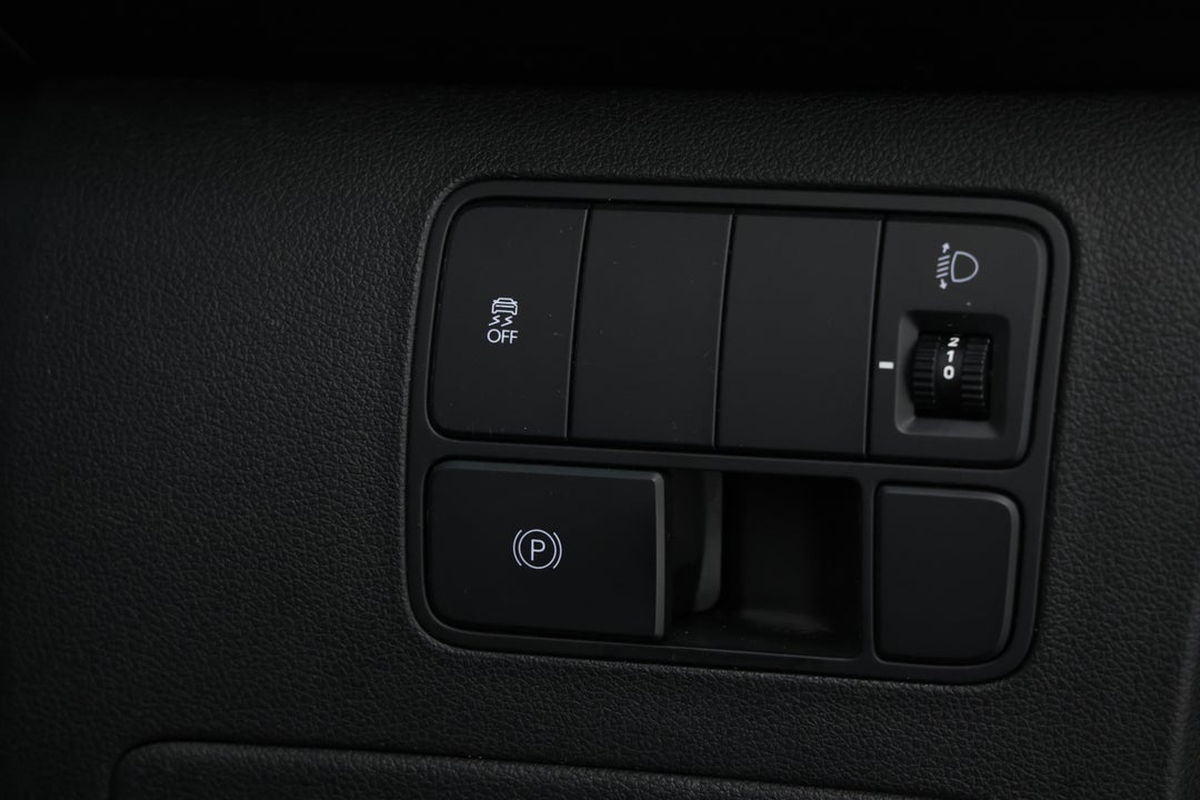 2022 Hyundai Staria Staria, Automatic, 89618 km, Utility Switches/Buttons