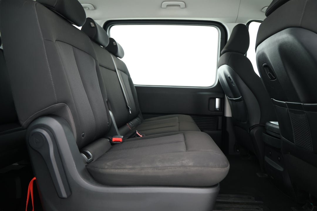 2022 Hyundai Staria Staria, Automatic, 89618 km, Right Side Rear Door Cabin View
