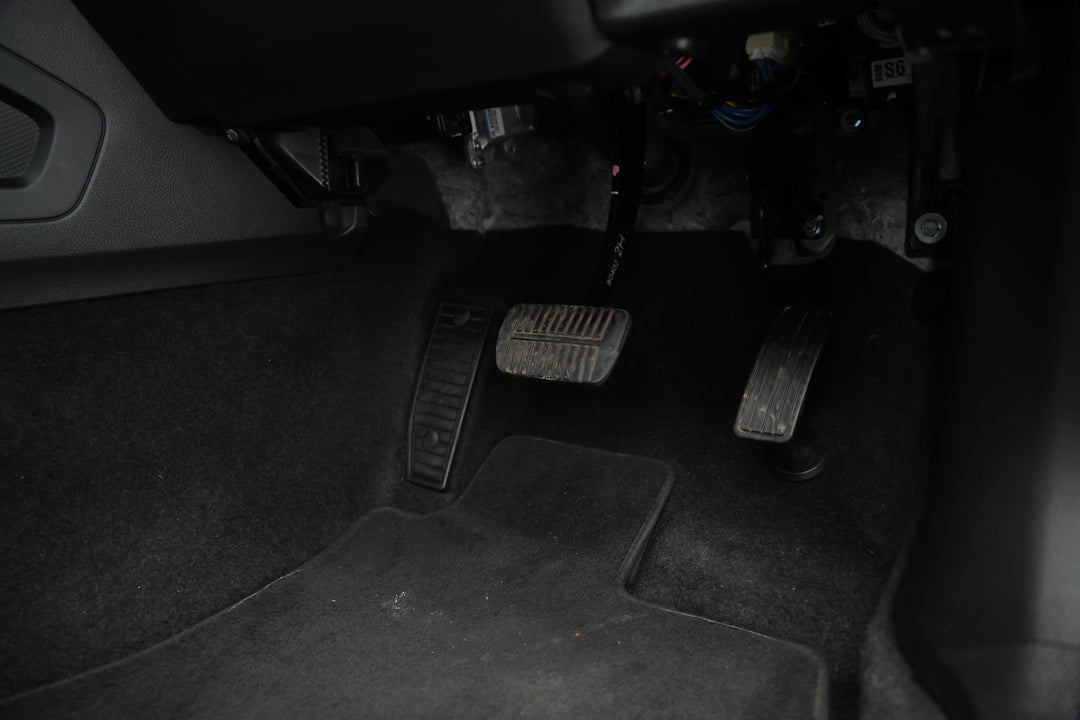 2018 Subaru Forester 2.5i-s, Automatic, 130237 km, Pedals and Footmat