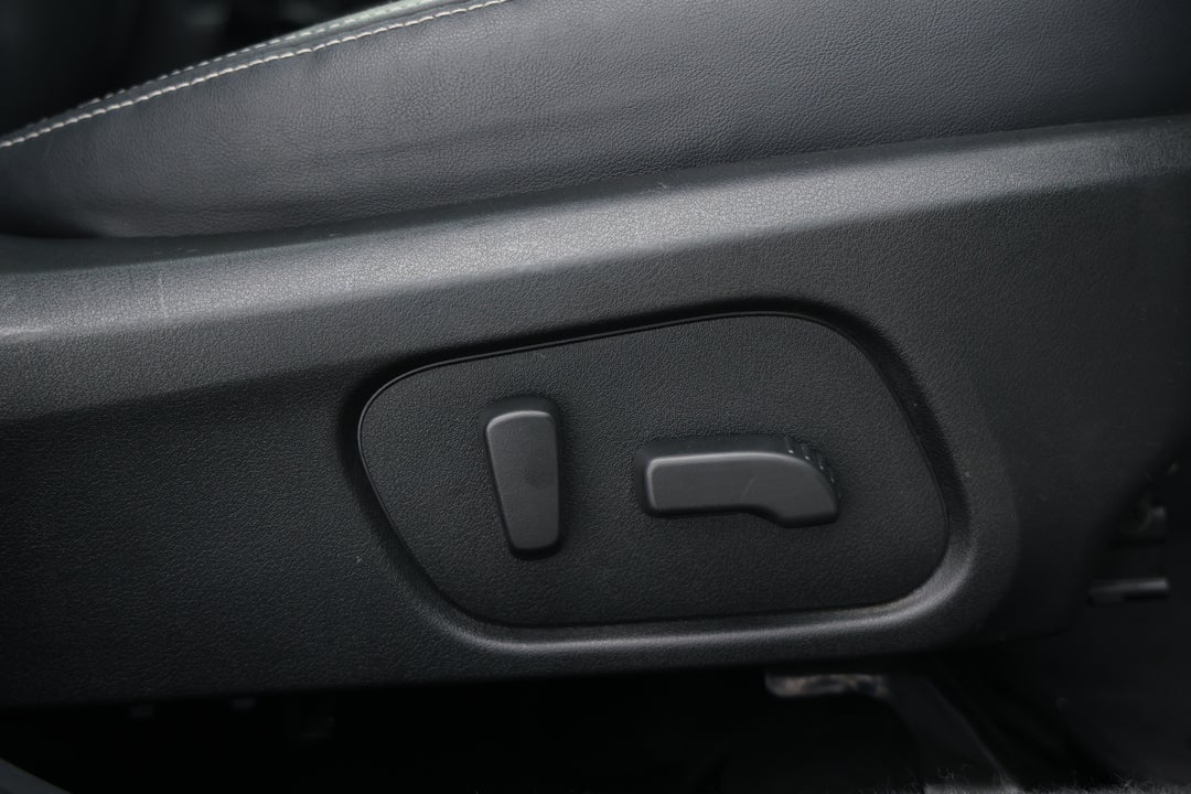 2018 Subaru Forester 2.5i-s, Automatic, 130237 km, Drivers Side Adjustment Panel