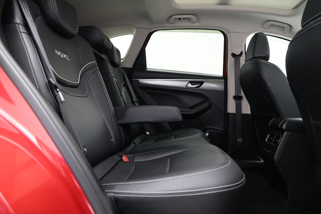 2022 GWM Haval Jolion Ultra, Automatic, 72622 km, Right Side Rear Door Cabin View