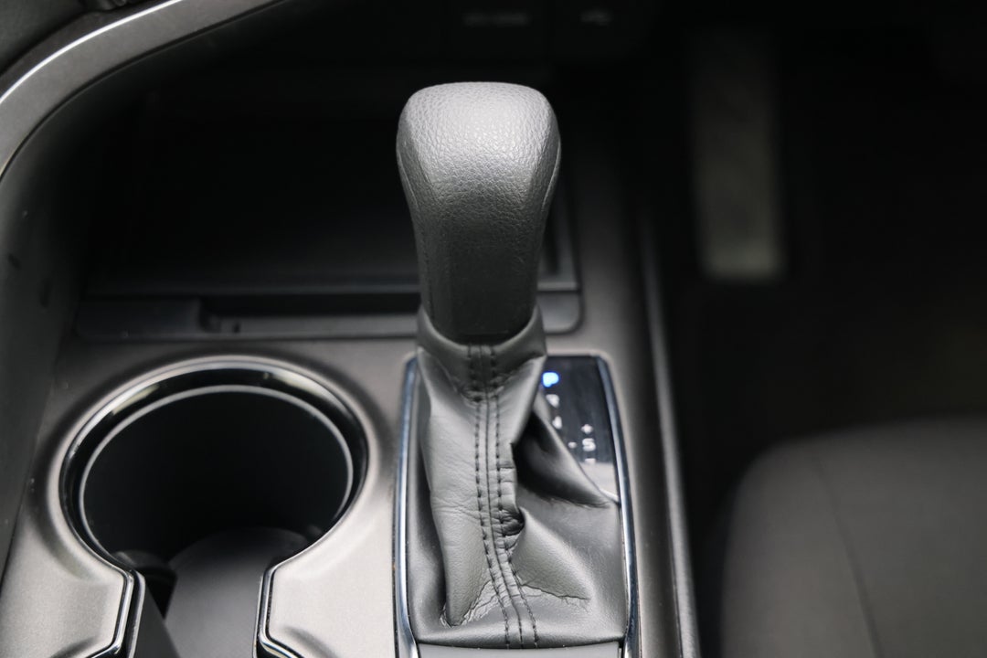 2024 Toyota Camry Ascent, Automatic, 46570 km, Gear Lever 
