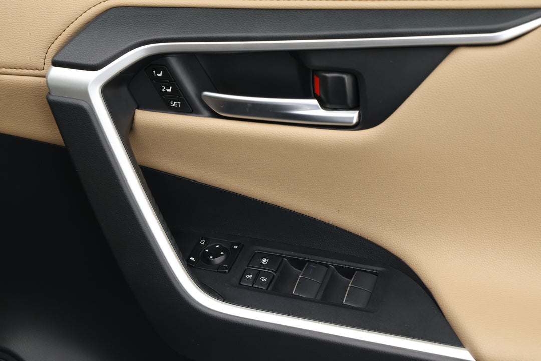 2019 Toyota RAV4 Cruiser (2WD), Automatic, 57685 km, Drivers Side Door Panel Controls