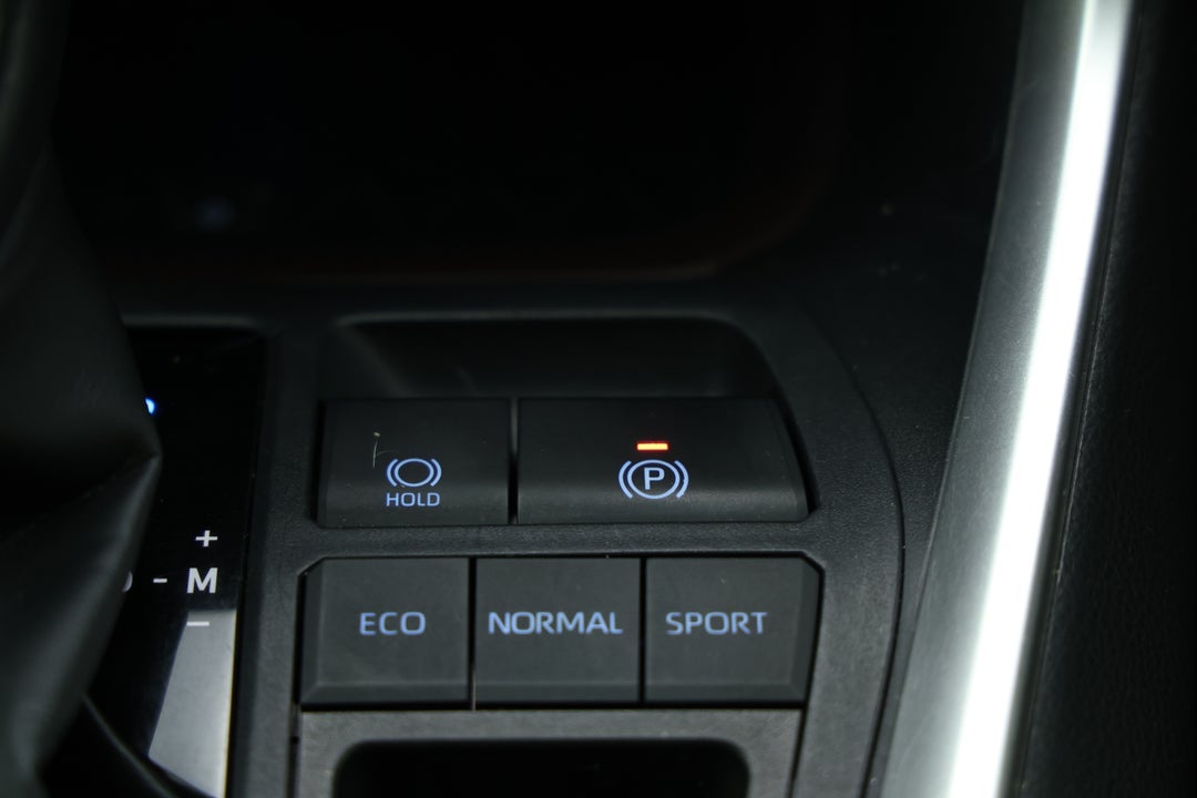 2019 Toyota RAV4 Cruiser (2WD), Automatic, 57685 km, Handbrake