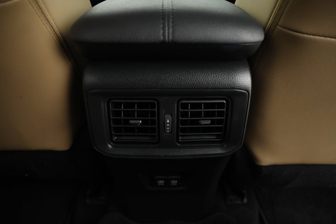 2019 Toyota RAV4 Cruiser (2WD), Automatic, 57685 km, Rear A/C Vent