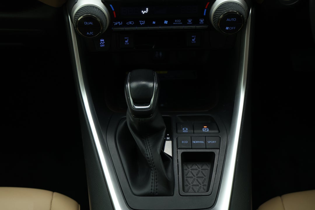 2019 Toyota RAV4 Cruiser (2WD), Automatic, 57685 km, Gear Lever 