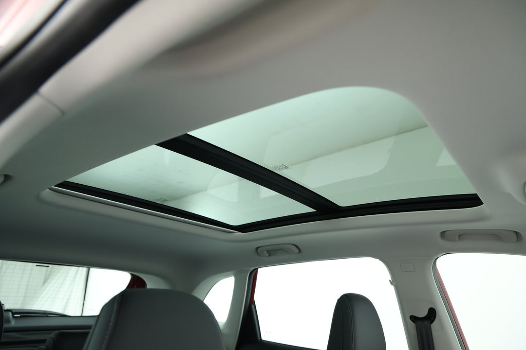 2025 MG ZS Hybrid Plus Essence, Automatic, 4678 km, Interior Sunroof/Moonroof