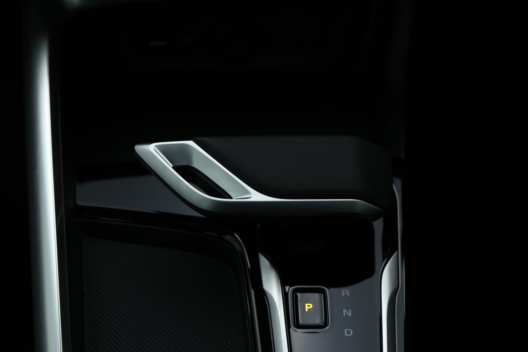 2025 MG ZS Hybrid Plus Essence, Automatic, 4678 km, Gear Lever 