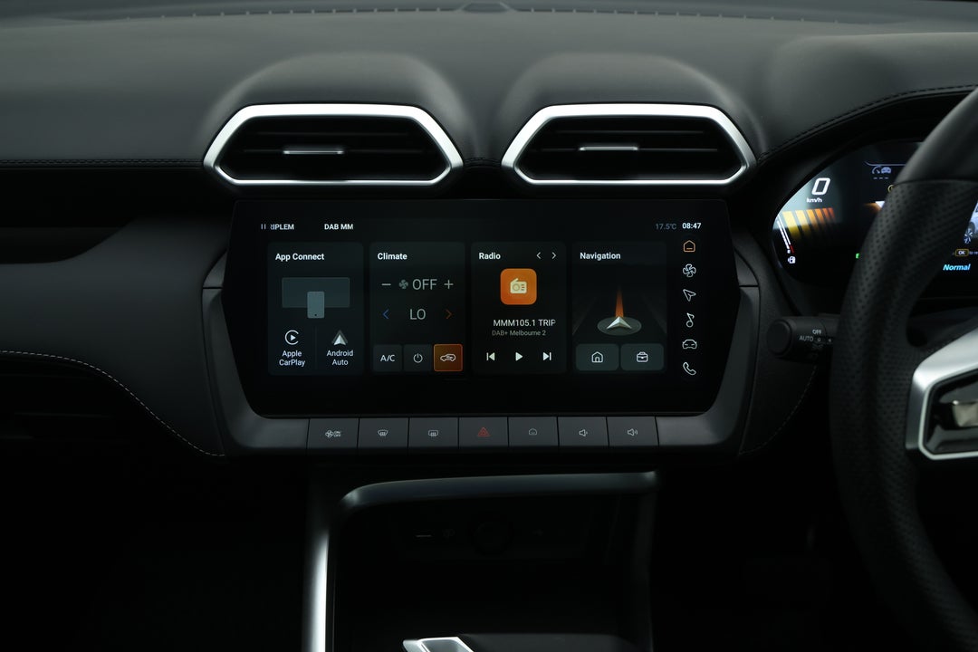 2025 MG ZS Hybrid Plus Essence, Automatic, 4678 km, Center Console