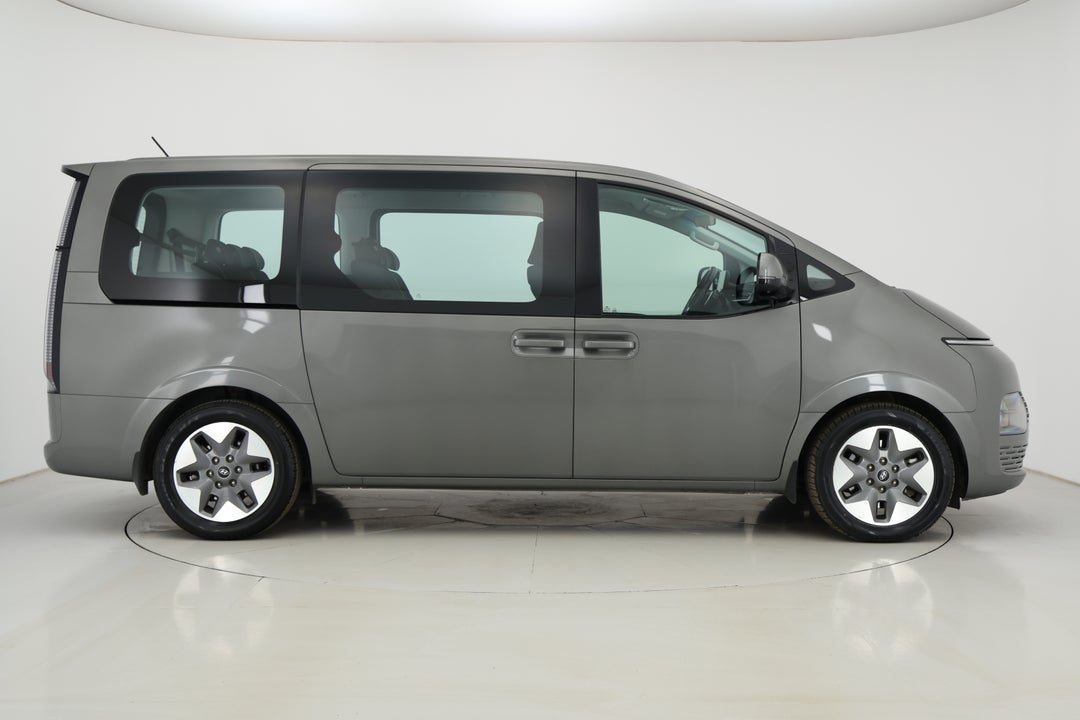 2022 Hyundai Staria Staria, Automatic, 90921 km, Right Side View