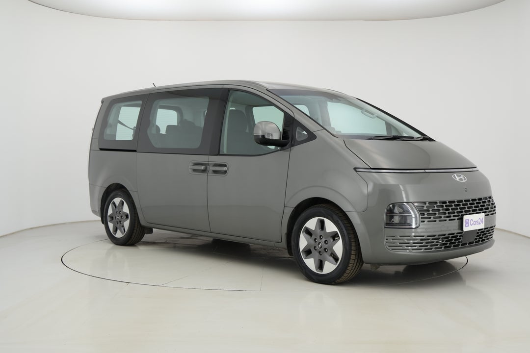2022 Hyundai Staria Staria, Automatic, 90921 km, Right Front Diagonal (45- Degree) View