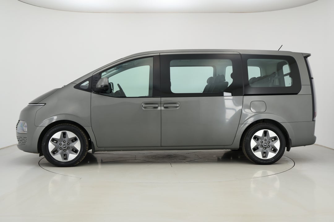 2022 Hyundai Staria Staria, Automatic, 90921 km, Left Side View