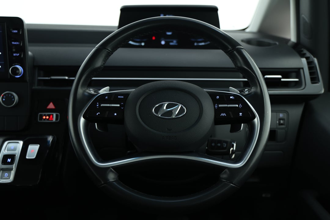 2022 Hyundai Staria Staria, Automatic, 90921 km, Steering Wheel Close-up