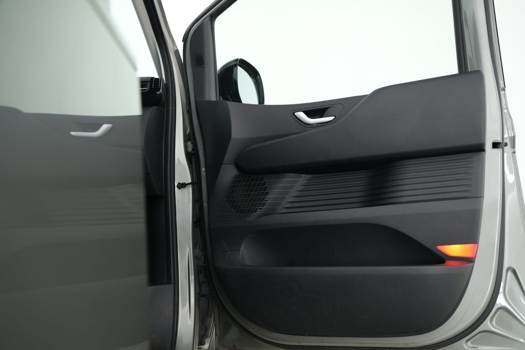 2022 Hyundai Staria Staria, Automatic, 90921 km, Speaker View