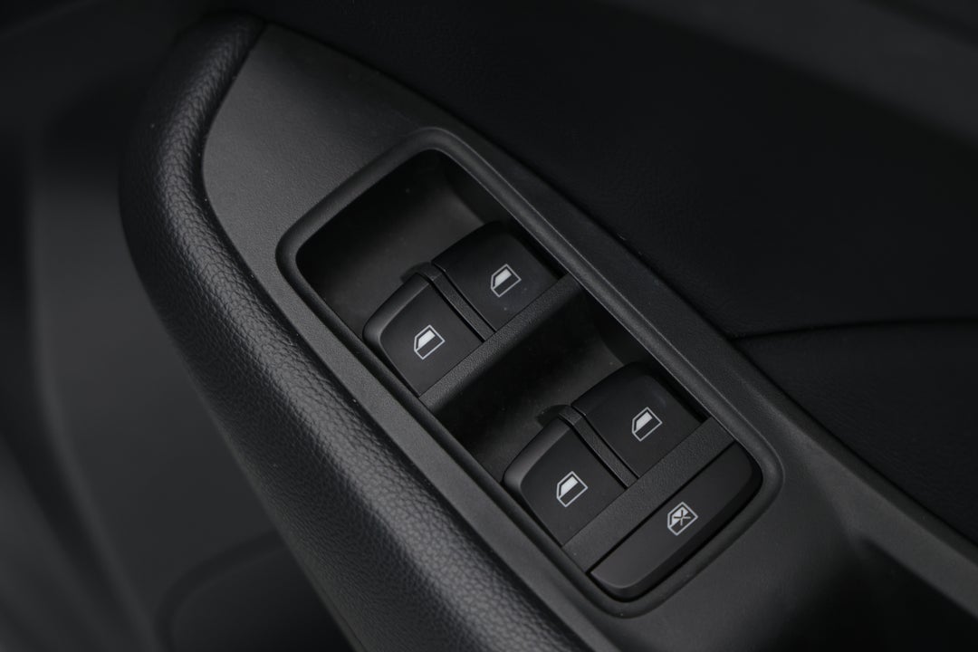 2020 MG ZS Essence, Automatic, 48662 km, Drivers Side Door Panel Controls