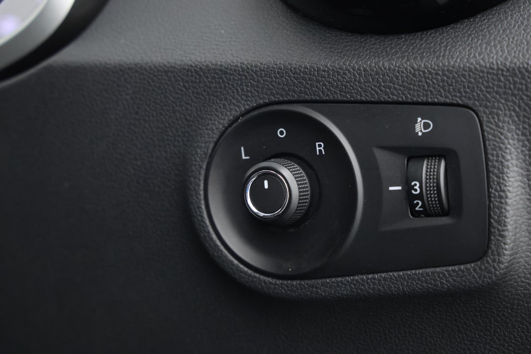 2020 MG ZS Essence, Automatic, 48662 km, Utility Switches/Buttons