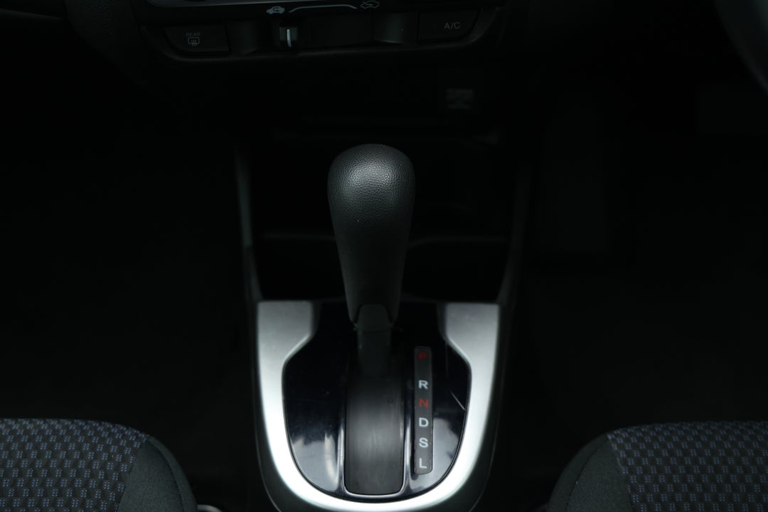 2017 Honda Jazz Vti, Automatic, 148691 km, Gear Lever 