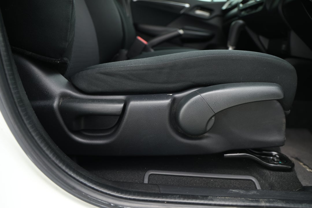 2017 Honda Jazz Vti, Automatic, 148691 km, Drivers Side Adjustment Panel