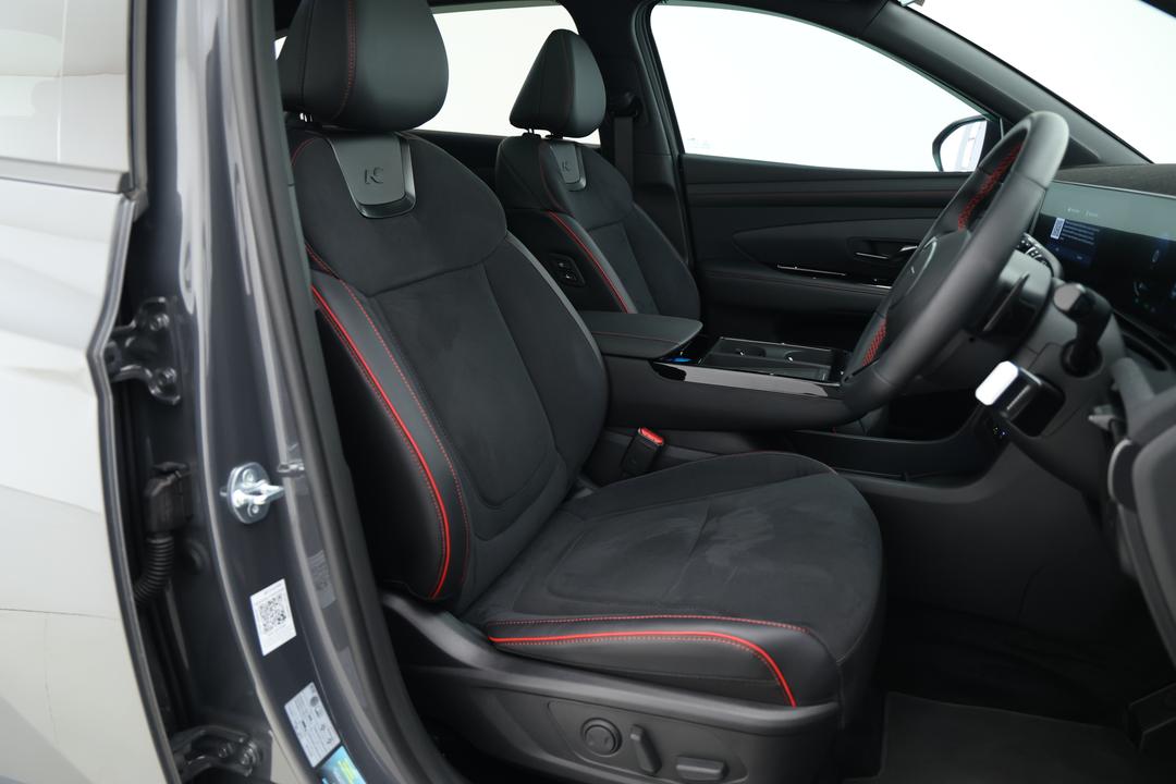 2025 Hyundai Tucson Premium N Line Hybrid (AWD), Automatic, 4403 km, Right Side Front Door Cabin View