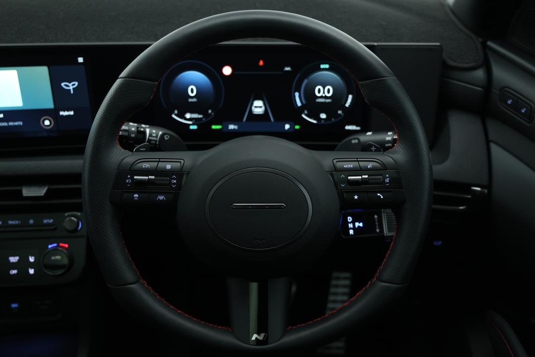 2025 Hyundai Tucson Premium N Line Hybrid (AWD), Automatic, 4403 km, Steering Wheel Close-up