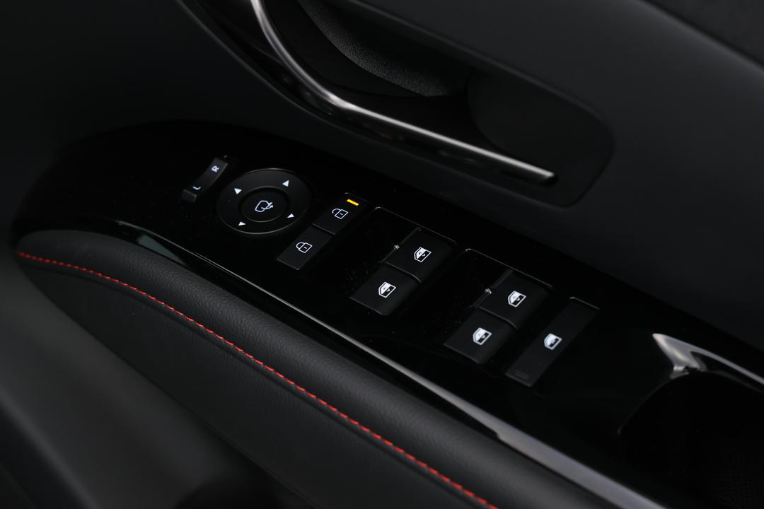 2025 Hyundai Tucson Premium N Line Hybrid (AWD), Automatic, 4403 km, Drivers Side Door Panel Controls
