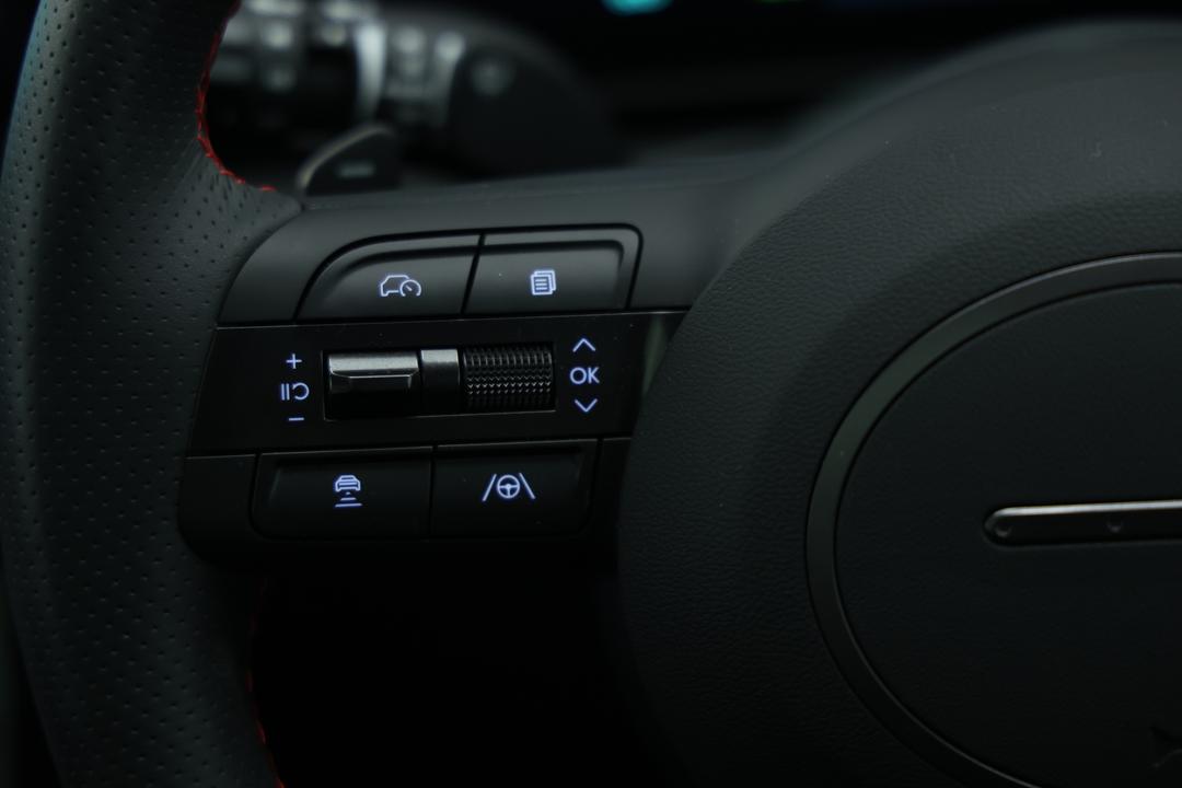 2025 Hyundai Tucson Premium N Line Hybrid (AWD), Automatic, 4403 km, Utility Switches/Buttons