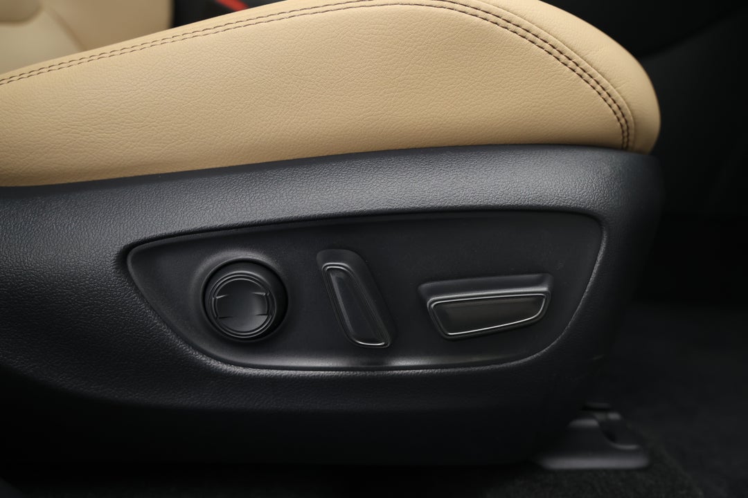 2025 Toyota RAV4 Cruiser (2WD) Hybrid, Automatic, 9889 km, Drivers Side Adjustment Panel