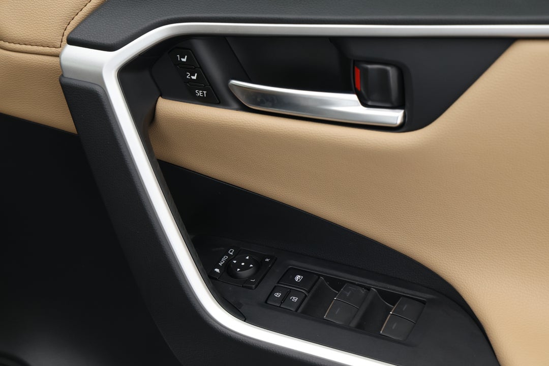 2025 Toyota RAV4 Cruiser (2WD) Hybrid, Automatic, 9889 km, Drivers Side Door Panel Controls