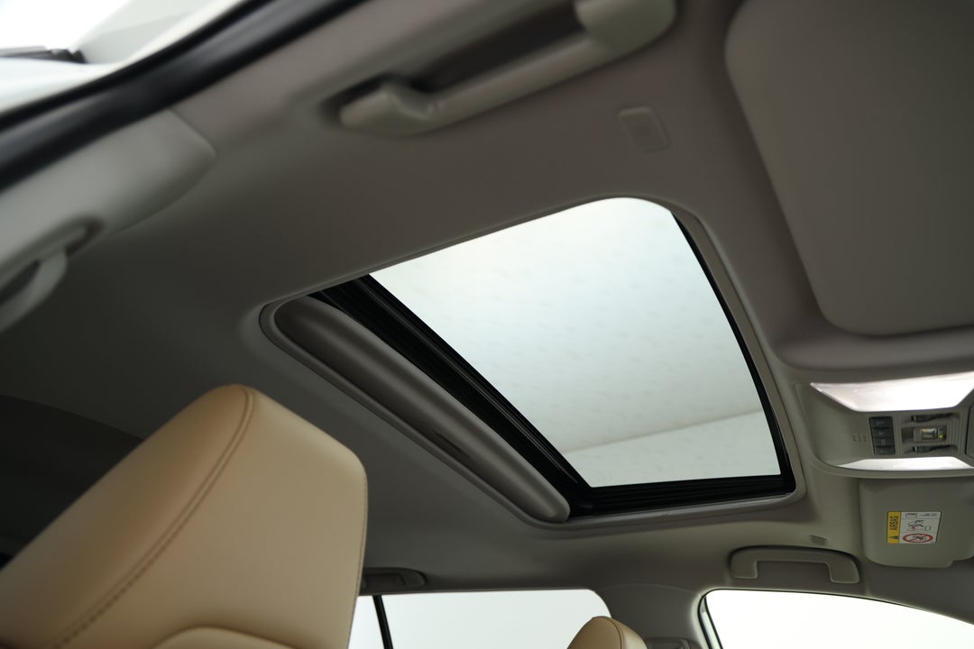 2025 Toyota RAV4 Cruiser (2WD) Hybrid, Automatic, 9889 km, Interior Sunroof/Moonroof