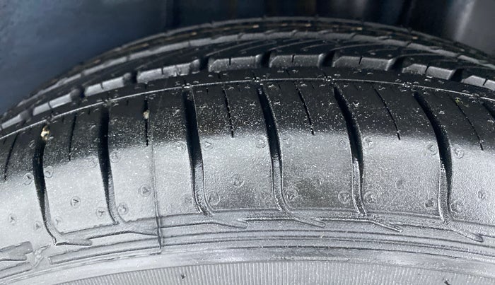 2017 Hyundai Elite i20 SPORTZ 1.2, Petrol, Manual, 36,366 km, Left Rear Tyre Tread